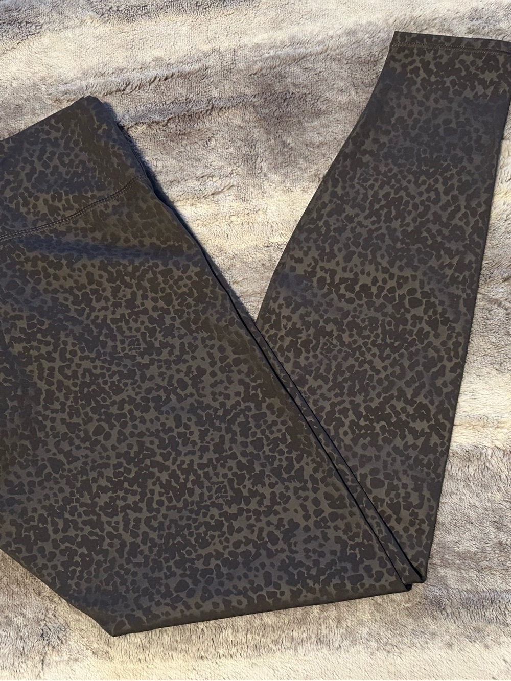 H&M sport Dark Charcoal Leopard Print leggings medium inside waistband pocket